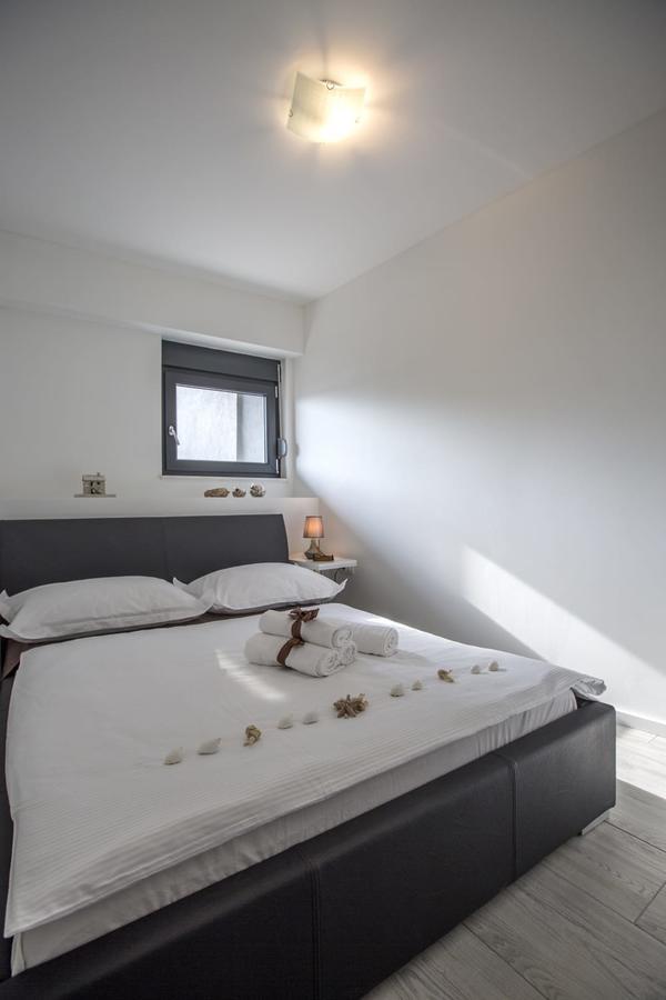 Villa Regina With Heated Pool And Sea View マリナ エクステリア 写真